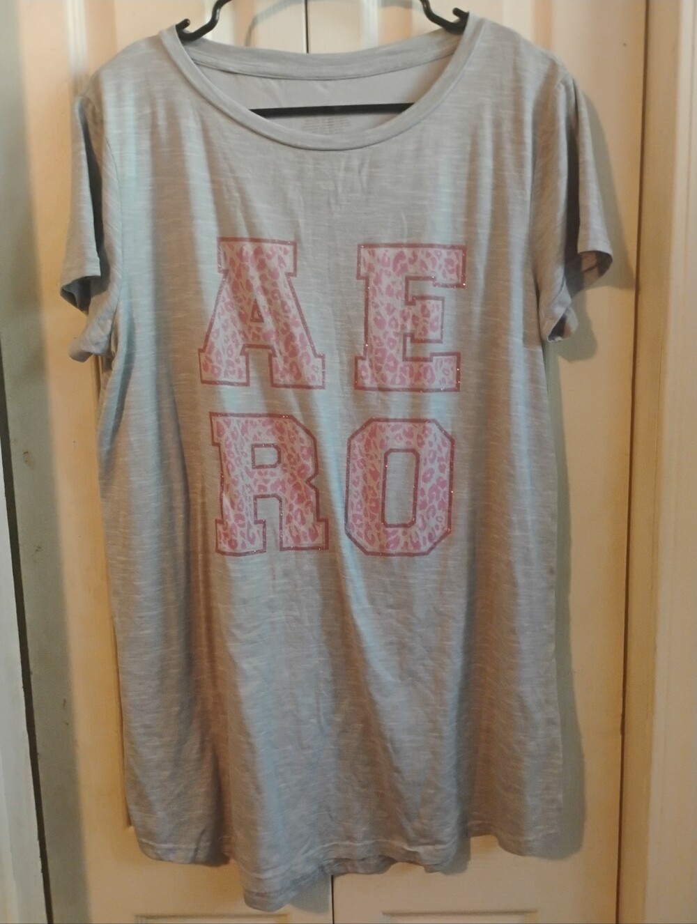Aeropostale Light Gray Short Sleeve Tee with Pink AERO Graphic